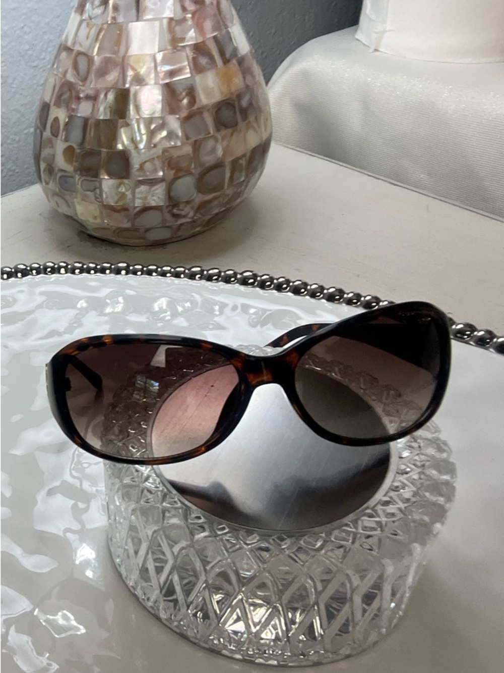 NWT Black & Brown Women's Sunglasses - Classic Shield Style, gold compliments